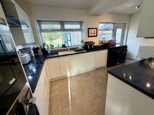 Kitchen- click for photo gallery